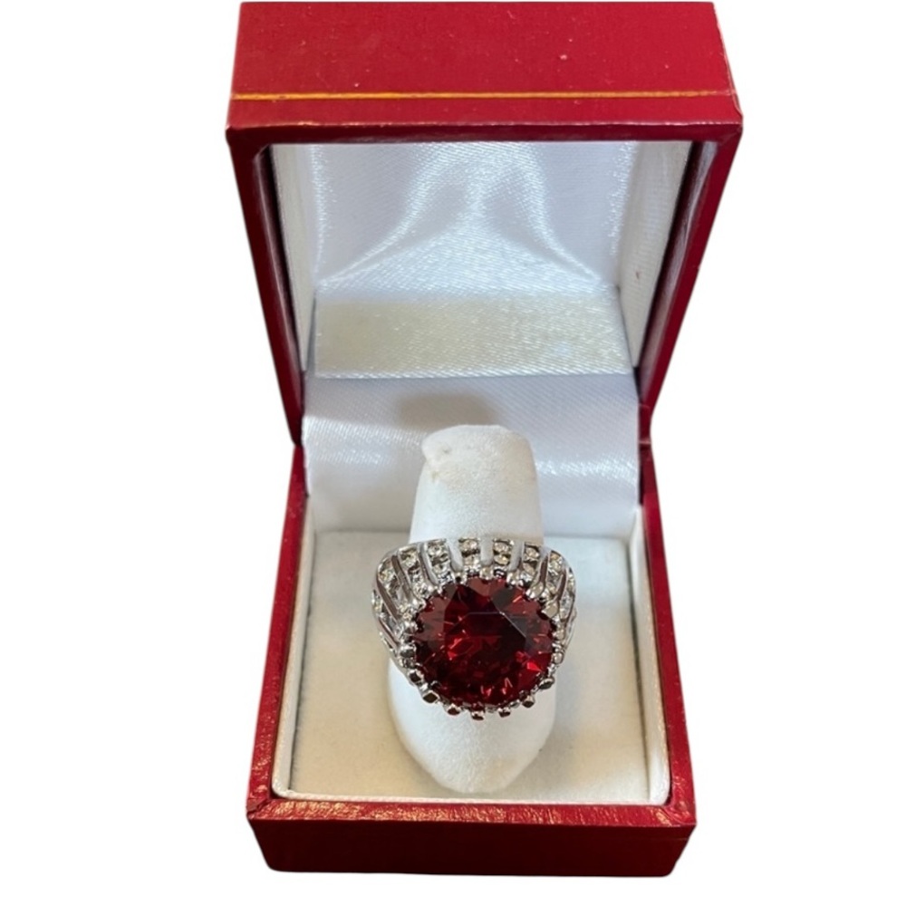 Elegant Silver and Red Gemstone Ring